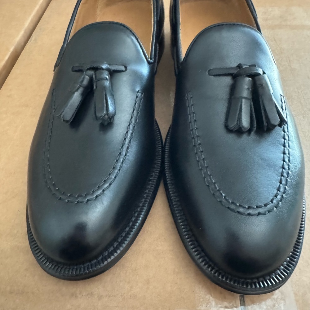 Vero Cuoio Black Leather Tassel Loafers